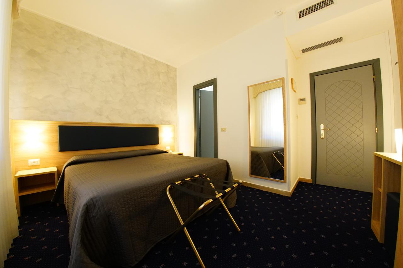 Hotel Le Torrette Galbiate Exterior foto